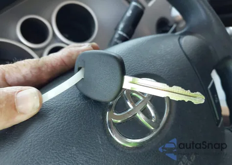 2013 Toyota Tundra Grade 5.7L V8 из США, поврежденный, VIN 5TFRY5F16DX145389